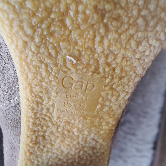 GAP Chunky Heel Ankle Suede Boot Taupe. Size 10 - Picture 5 of 6